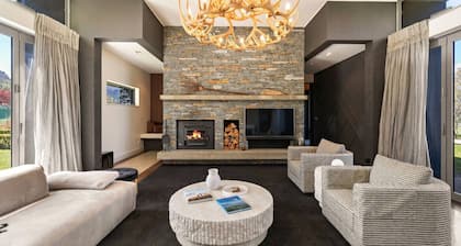 Villa Francesca by MajorDomo - Spacious Hideaway