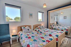 4 slaapkamers, een strijkplank/strijkijzer, gratis wifi, beddengoed