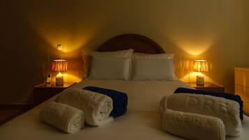 2 chambres, bureau, fer et planche Ă repasser, lit parapluie