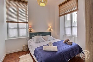 1 habitación, tabla de planchar con plancha, wifi gratis y ropa de cama 