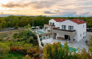 Exterior - Cozy home in Kras with private swimming pool, can be inside or outside (Kras)
