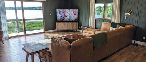 TV connectée, cheminée