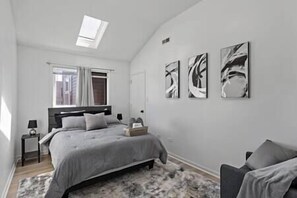 3 habitaciones, tabla de planchar con plancha, cuna de viaje y wifi 