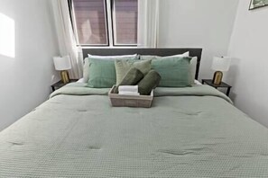 3 bedrooms, iron/ironing board, travel crib, WiFi - The Haven near Downtown, Medical District and United Center (Chicago)