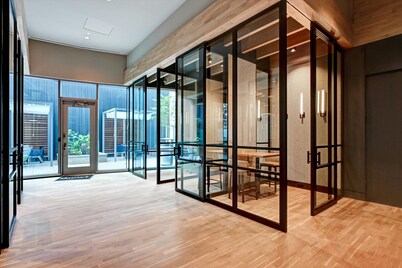 Global Luxury Suites at Town Center