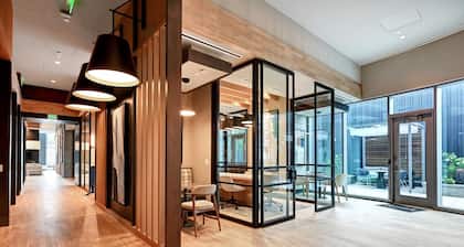 Global Luxury Suites at Town Center