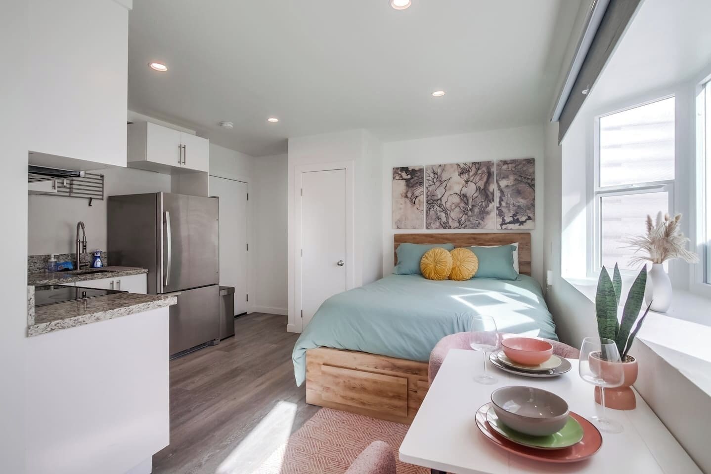 Iron/ironing board, free WiFi, bed sheets