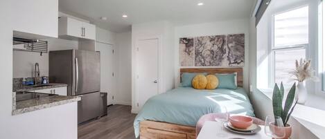 Bügeleisen/Bügelbrett, kostenloses WLAN, Bettwäsche