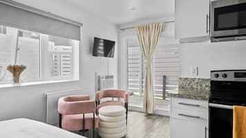 Iron/ironing board, free WiFi, bed sheets