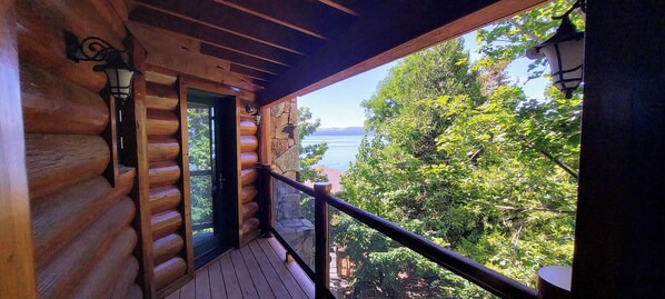 Property grounds - Tahoe luxury Brockway Springs Resort lakefront and heated pool year round (Kings Beach)