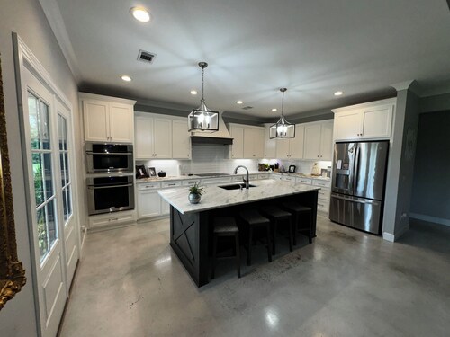 Charming Rental Property with Dual Master Suites - 10 Minutes from UA Campus!
