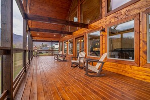 Terrace/patio - NEW BUILD, BEST VIEW, 4600 sf, Hot Tub, Arcade, Pool Table, Theater, Fire Place (Sevierville)