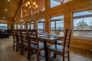 Dining - NEW BUILD, BEST VIEW, 4600 sf, Hot Tub, Arcade, Pool Table, Theater, Fire Place (Sevierville)
