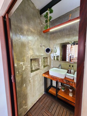 Shower, free toiletries, hair dryer, towels - OASIS GLAMPING TENA CUNDINAMARCA (Tena)