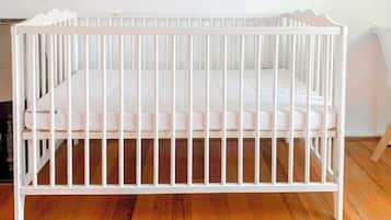 4 bedrooms, iron/ironing board, WiFi