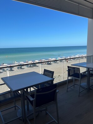 Outdoor dining - Spacious, Comfortable Condo at Wild Pines in Bonita Bay, Bonita Springs, Fl (Bonita Springs)