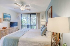 2 bedrooms, iron/ironing board, travel cot, free WiFi - Spacious, Bright Condo at Wild Pines in Bonita Bay, Bonita Springs, FL (Bonita Springs)