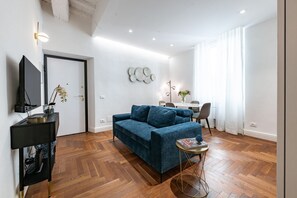 TV - Apartments Florence - Golden Grove apartment 3bd (Florence)