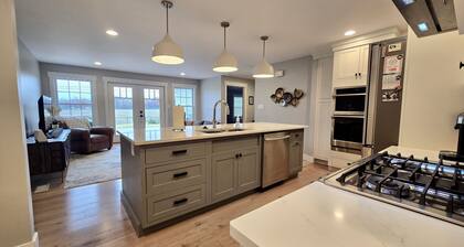 Modern 3-bed farmhouse AC, Wifi