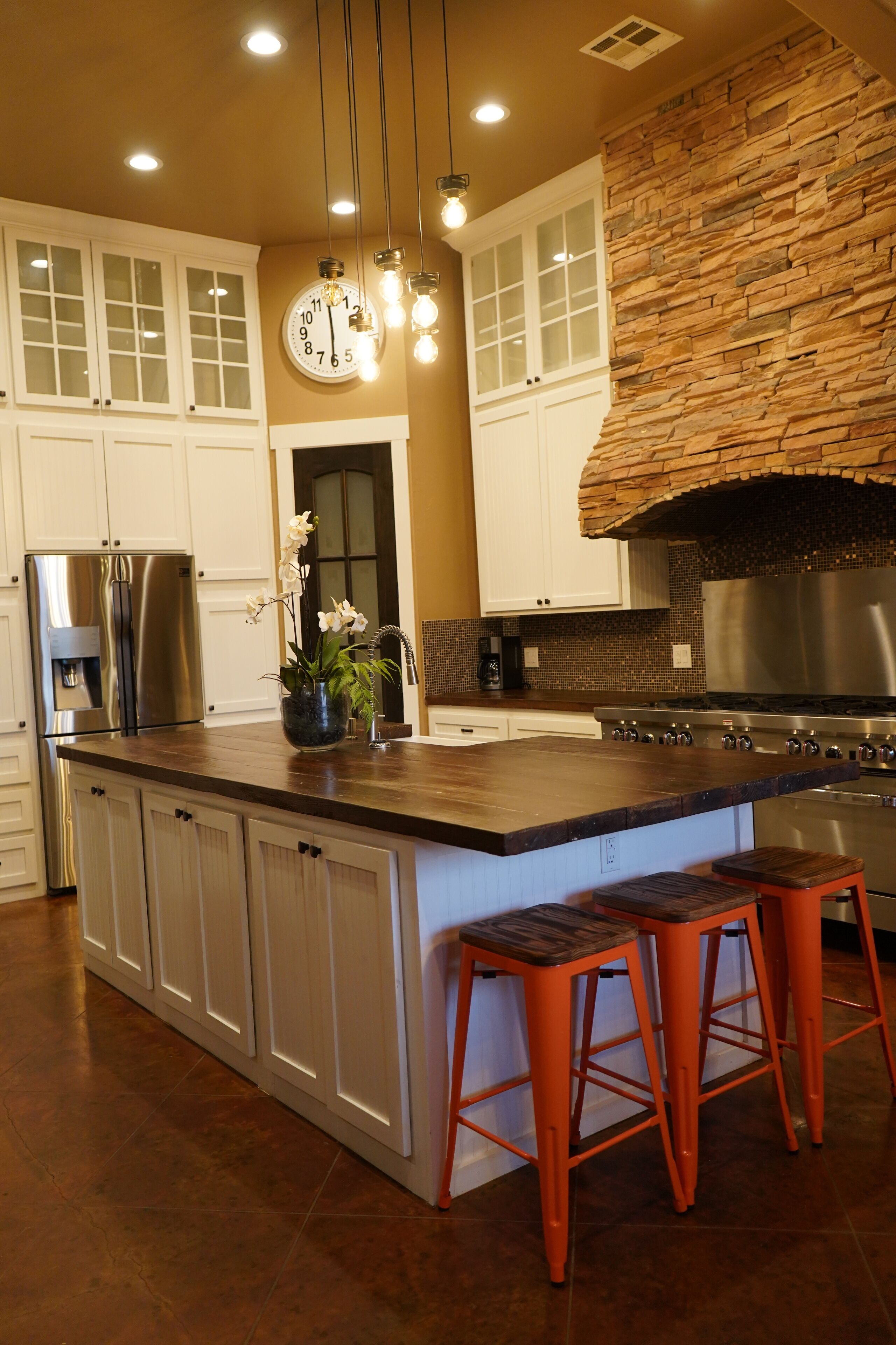 Mikroaaltouuni, uuni, liesi, astianpesukone