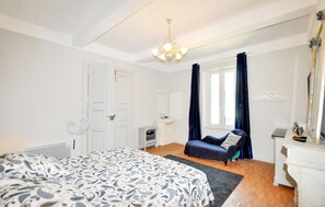 4 Schlafzimmer, kostenloses WLAN, Bettwäsche