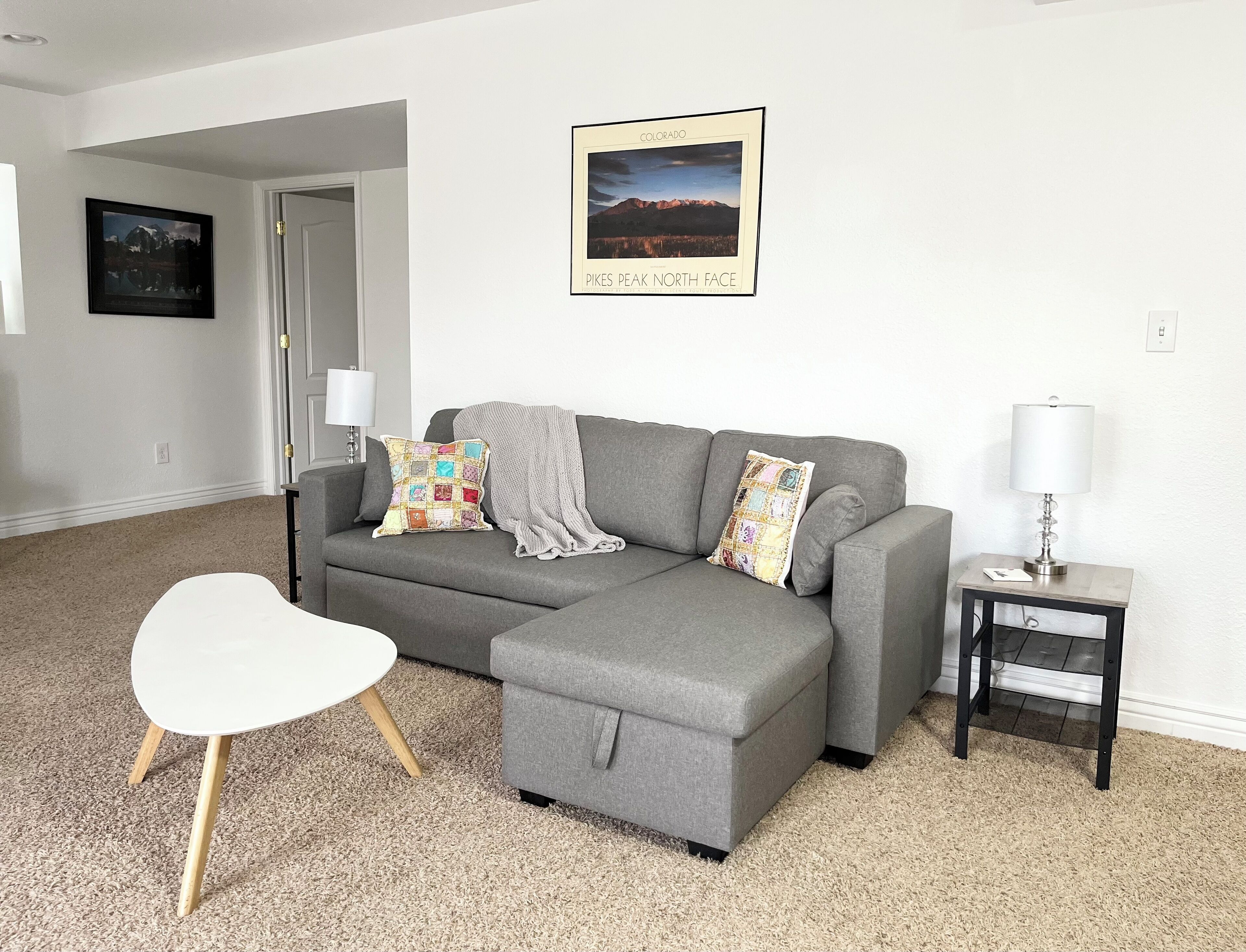Private Entrance\\modern&cozy Central Bliss\\king Villa\\55" 4k Roku\\full Kitchen - Black Forest, CO