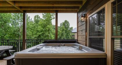 Brand NEW 2bed 2bath w Hot Tub