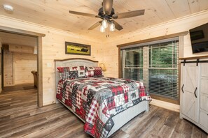 House | 2 bedrooms, Internet - Brand NEW 2bed 2bath w Hot Tub (Sevierville)