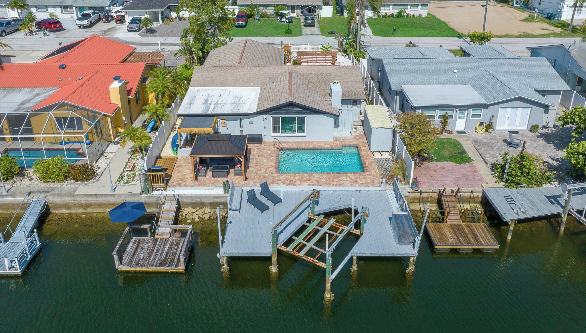 Haven Waterfront Walk to Beach, Pool, Kayak, Games