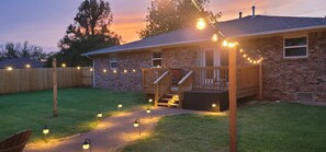 Exterior - Spacious 5-bedroom house with covered parking and private backyard in Guthrie.  (Guthrie)