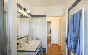 Douche, sèche-cheveux