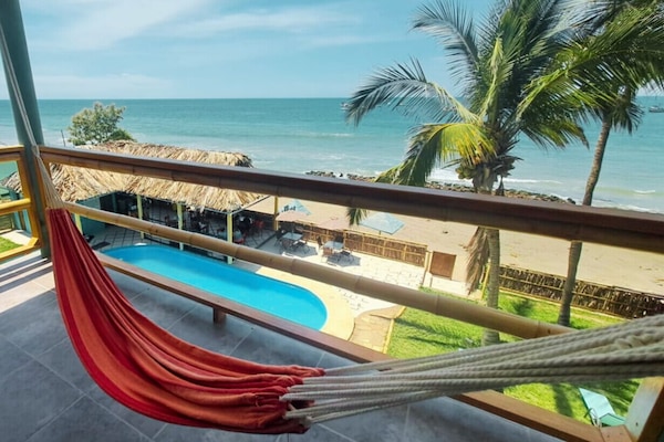 Camera Deluxe, balcone, vista spiaggia | Con stile personalizzato, con arredamento individuale, una scrivania