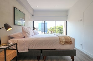 Apartment (602) | Premium bedding, iron/ironing board, free WiFi, bed sheets - Alameda by Wynwood House (Lima)