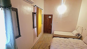 Triple Room | Laptop workspace