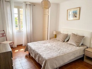 5 bedrooms, free WiFi - Villa NAOMI, swimming pool, 100 m from the beach (OLMETO)