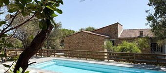Villa NAOMI, swimming pool, 100 m from the beach
