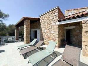 Outdoor dining - Villa NAOMI, swimming pool, 100 m from the beach (OLMETO)