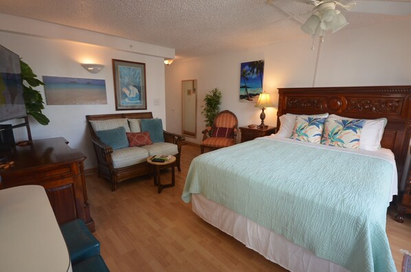 1 bedroom, desk, WiFi, bed sheets