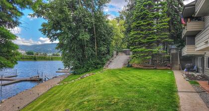 Waterfront Condo AC Boat Slip Downtown