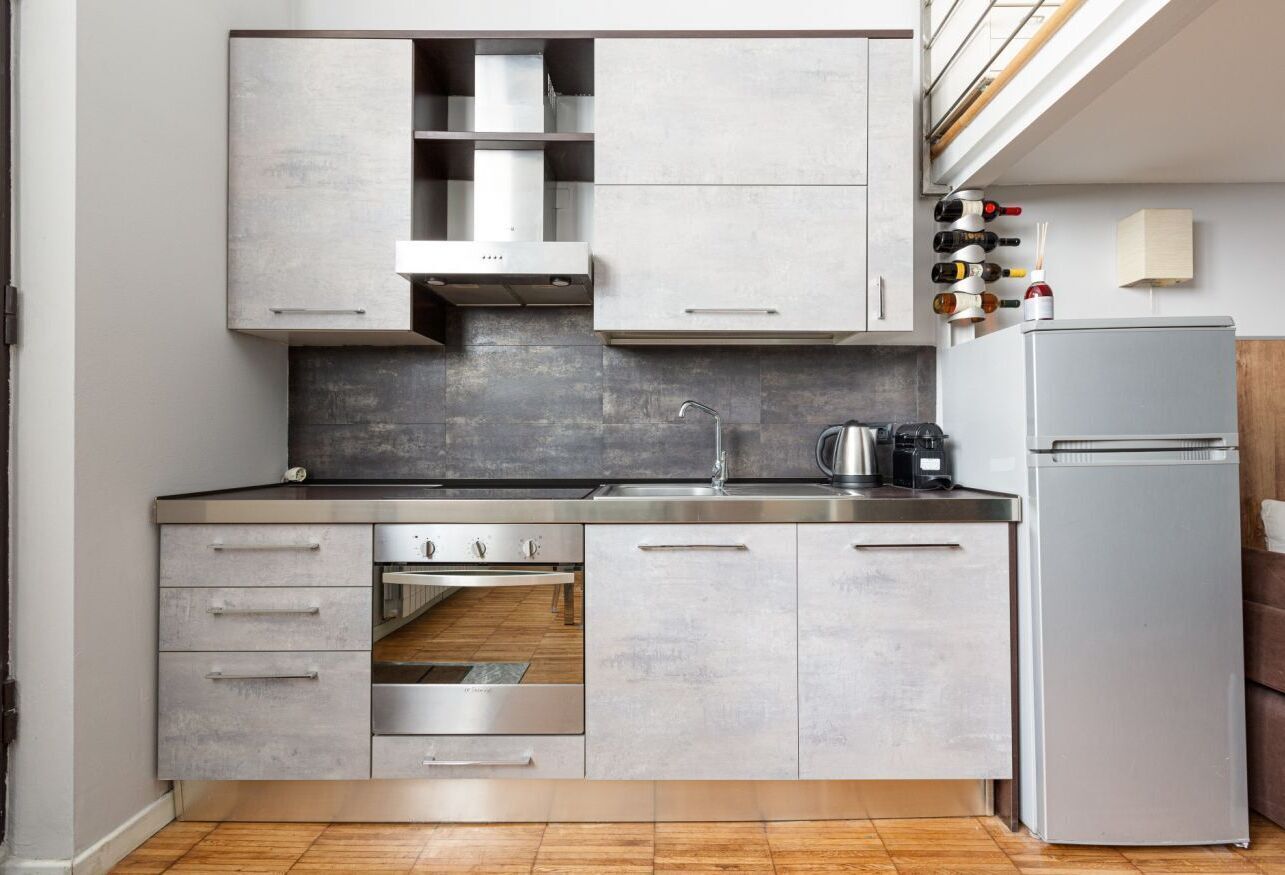 Frigorifero, forno, piano cottura, lavastoviglie