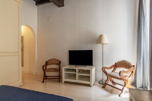 1 室のベッドルーム、WiFi