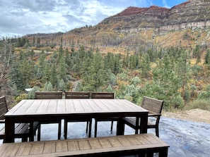 Outdoor dining - Durango Luxury-Stunning Views! Easy to Town or Ski (Durango)