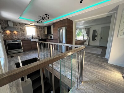 Fabulous 3 bedroom in Whitby. Main level.