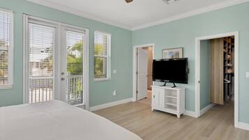 4 bedrooms, iron/ironing board, free WiFi