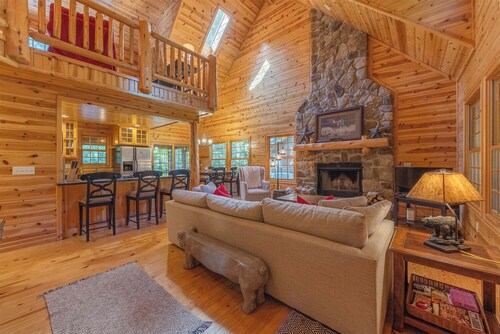 Bear Creek Lodge - Association Pool, Pretty Surroundings, Goshorn Lake Access