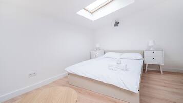 Ferros/tábuas de passar roupa, Wi-Fi, roupa de cama