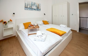 3 bedrooms, in-room safe, iron/ironing board, free WiFi