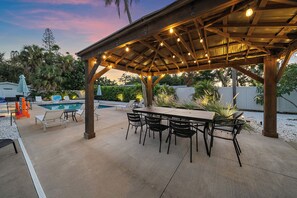 屋外ダイニングエリア