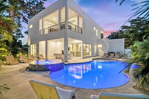 A heated pool - Modern New Home - Private Pool, Spa, Balconies & More! (Sarasota)
