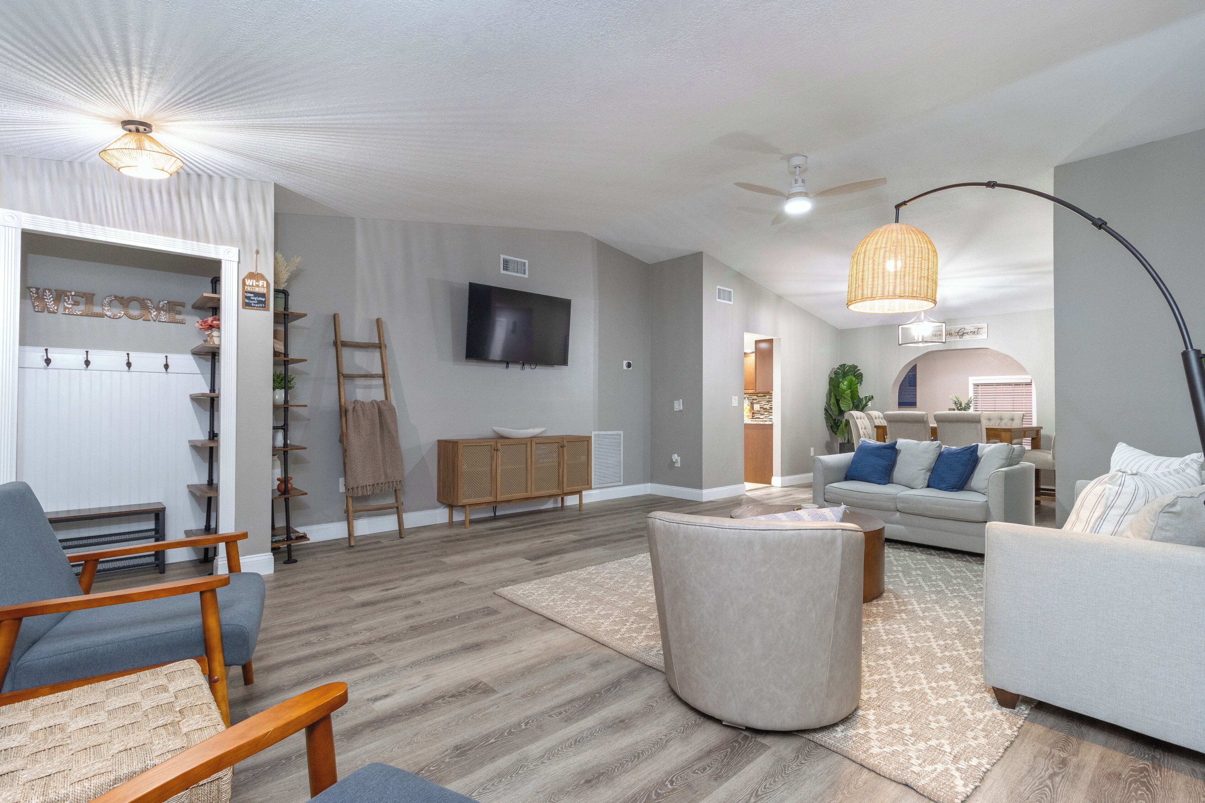 Smart-tv, videospil, bordfodbold, bordtennisbord